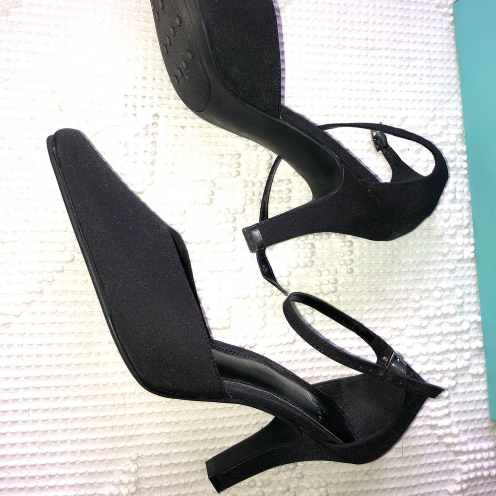 Life Stride Angela ankle strap fabric heels